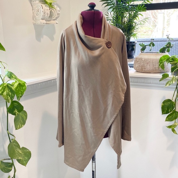 Bobeau wrap cardigan with button closure - Picture 1 of 5